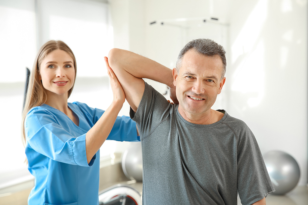 Patient bei der Physiotherapie